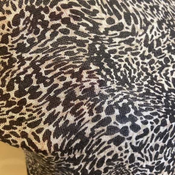 JONES NEW YORK | size M | knit muscle top with animal style print design | NWT - Picture 5 of 11